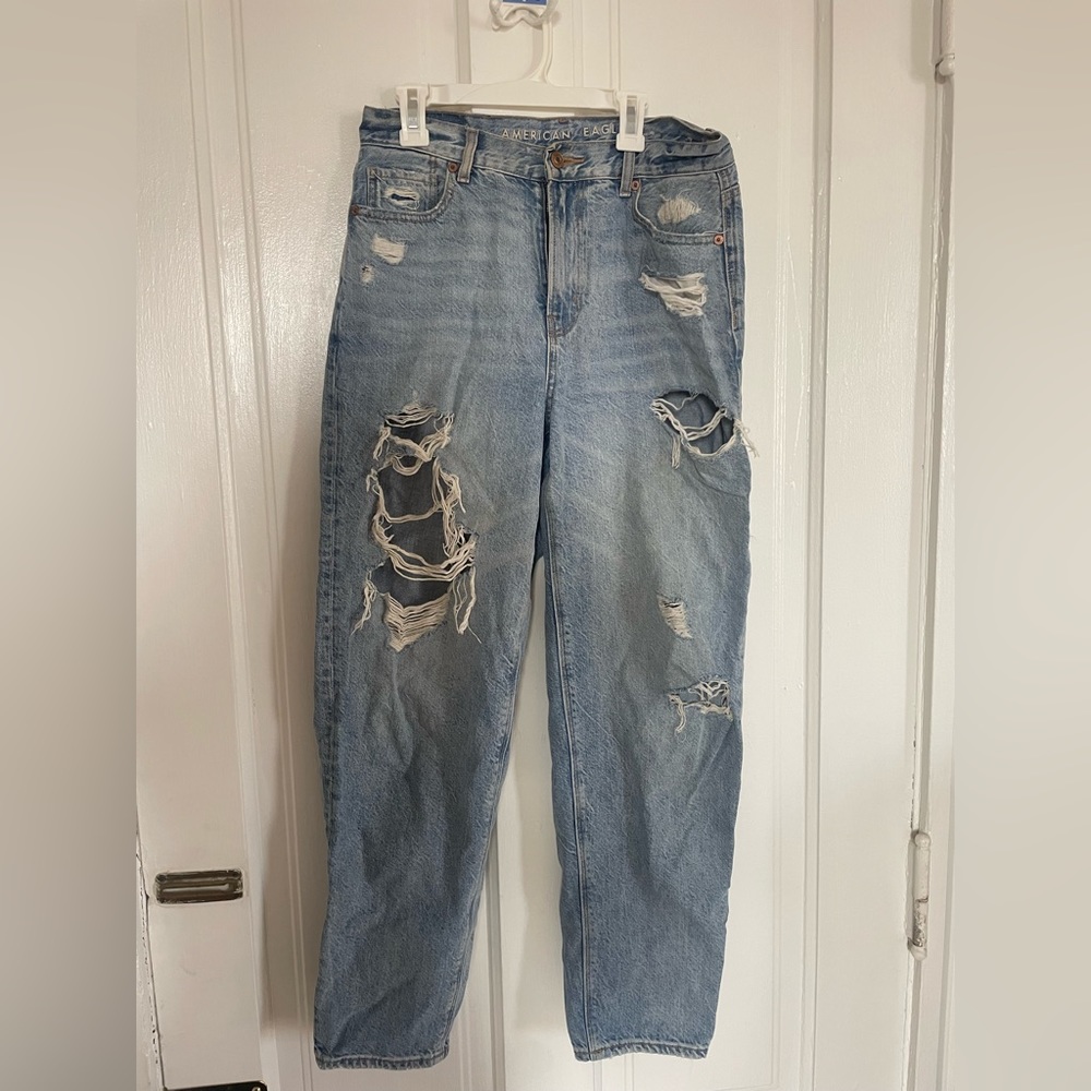 Relaxed Ripped Mom Jean
